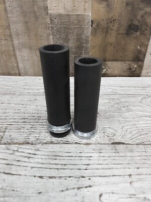 Par de empuñaduras de manillar izquierdo derecho Yamaha XVS1100 VSTAR1100 2005 05 99-09 Foto 1 de 4