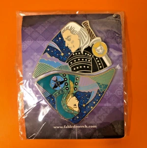 Fababled Merch The Witcher 2-teilig Emaillestift brandneu, noch in der Tasche, nie geöffnet - Bild 1 von 1