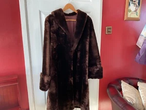 Vintage Dark Brown Beaver Lamb Fur Coat Good Vintage Condition 10/12 - Picture 1 of 11