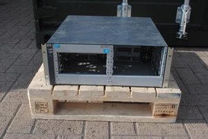 J8697A HP Chassis - Darmowa wysyłka w Wielkiej Brytanii! - Zdjęcie 1 z 1