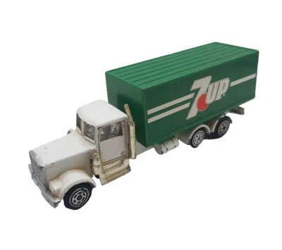 Corgi Kenworth 7up Drink Lorry Truck Die Cast Model Collectable - Image 1 of 4