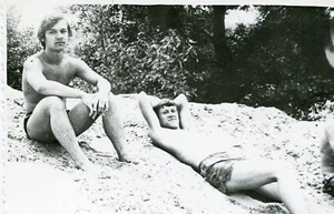 Shirtless Handsome young men bulge beach beefcake gay vtg photo - Bild 1 von 3