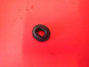 Honda VTX 1300 side cover panel rubber mount support - Picture 1 of 1