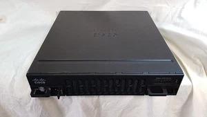 Cisco ISR4451-X/K9 V08 Router usług zintegrowanych z uszami stelażowymi - Zdjęcie 1 z 12