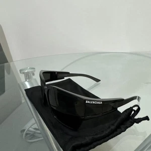 Gafas de sol Balenciaga mono rectangulares en negro - Imagen 1 de 4