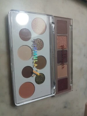 FORMULA Z GLAMGASM Pro Artistry Palette + Pinklipps Mauve Me Eyeshadow Palette - Image 1 of 2