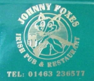 IRISH PUB MATCHBOOK MATCHCOVER: JOHNNY FOXES (REINO UNIDO) -E8 - Imagen 1 de 2