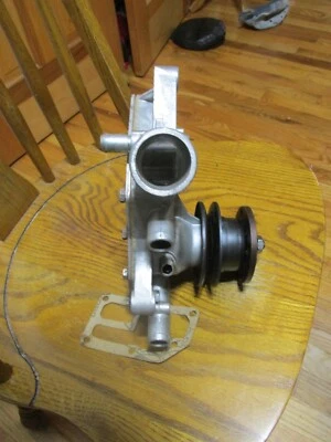 Renault R5 R6 TS, LE 1.0,13 1972-86   # 980086,  4-Cyl  water pump with  pulley - Image 1 of 3