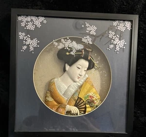 Orientalisch Asiatisch 3D Portrait Geisha Dame, Textilstoff, Porzellan und Glasaugen - Bild 1 von 3