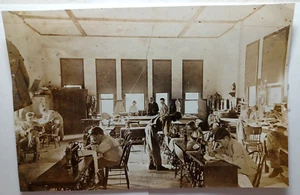 1900s Mostly Young Boys Sweatshop Textile Factory Original Photo  RRP 294 - Picture 1 of 7