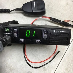 Motorola CM200d VHF 136-174mhz 16ch 25w mobile radio AAM01JNC9JC1AN - Picture 1 of 16