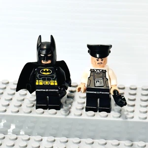 LEGO Minifgures Batman + Prison Guard from DC Batman & The Joker Escape 76138 - Picture 1 of 16