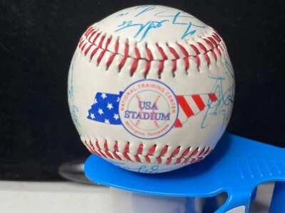 1996 USA BASEBALL TEAM SIGNED BASEBALL (GLAUS, LEE, BENSON,GREEN & MORE) - Image 1 of 4