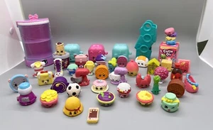Enorme lotto Shopkins 37 minifigure accessori Cutie O’s Pringles Pop - Foto 1 di 7