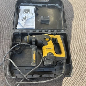 DEWALT D25313 1-inch L Shape 3 mode SDS Hammer Drill - Picture 1 of 9