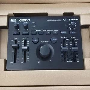Roland VT-4 Vocal Multi-Effects Processor Voice Transformer AIRA - Picture 1 of 8