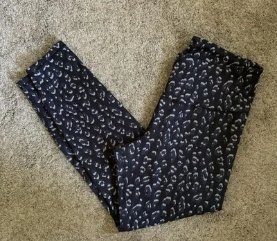 Legging Elevate Old Navy Active para damas talla mediana negro y gris estampado Foto 1 de 4