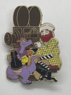 Значок режиссера и фигурки скрытого тайны 2011 Journey Into Imagination Reveal - Изображение 1 из 2