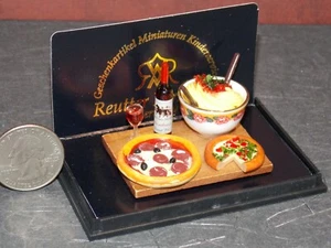 Dollhouse Miniature Pizza Board Set Reutter Porcelain 1:12 B250 Dollys Gallery - Picture 1 of 4