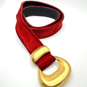Cinturón de gamuza rojo Carlistle vintage hebilla dorada - Imagen 1 de 10