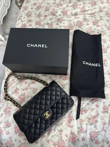 CHANEL Classic Double Flap Shoulder Bag Black Caviar Gold Hardwear size medium - Picture 1 of 24