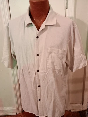 Vintage Silk Men's Large Beige Silk Short Sleeve Button Down. - Image 1 of 3