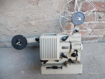 Proiettore super 8  EUMIG P8M 110-220V 200W lampada 100W nella scatola originale - Immagine 1 di 4