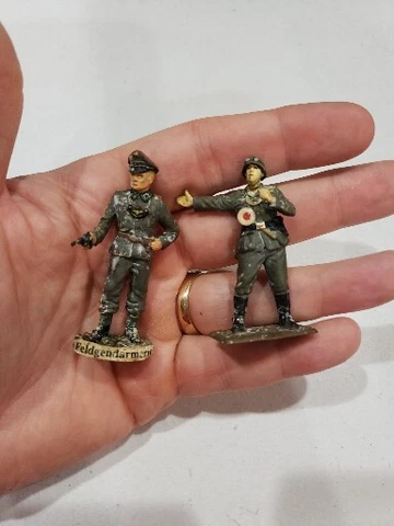 WW2 Feldgendarmerie 2 Small Figures,  Metal , Look At Pictures Cover