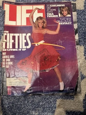 VINTAGE LIFE MAGAZINE | AUGUST 1985 | THE FIFTIES | TINA TURNER - Image 1 of 2