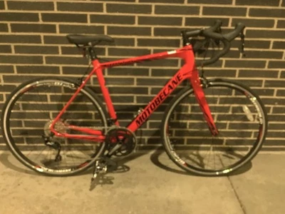 MOTOBECANE IMMORIAL FIBRA DE CARBONO 58CM VERMELHO - Imagem 1 de 4