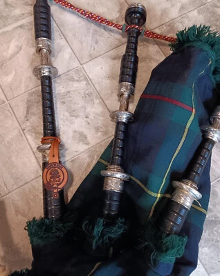 Insignia de escudo escocés de gaita, insignia de escudo de drones de cuero hecha a mano para tus tuberías Foto 1 de 2