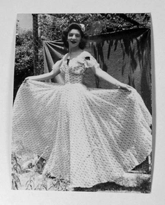 1950s - Amateur Fiesta PinUp Cheesecake - Snapshot Photo - San Diego California - Bild 1 von 2