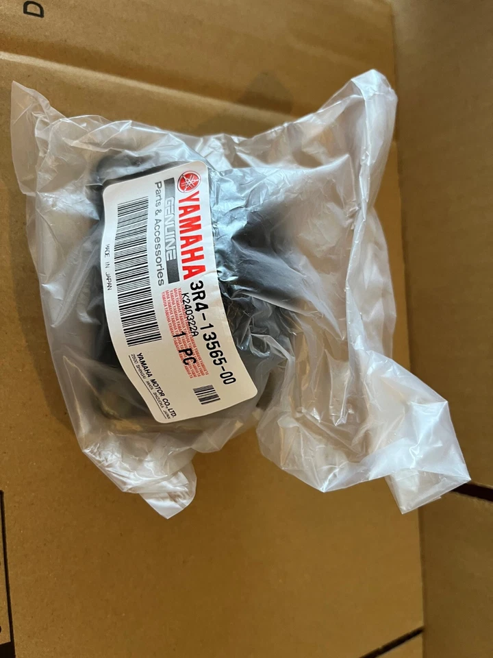 OEM YAMAHA 1980-1982 YZ250 YZ 250 INTAKE MANIFOLD BOOT JOINT 3R4-13565-00-00 - Image 1 of 1