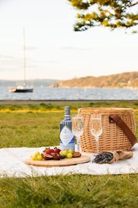 Bronte Wicker Picnic Basket, 2x People, Insulated Inside, Cheeseboard Lid - Picture 1 of 9