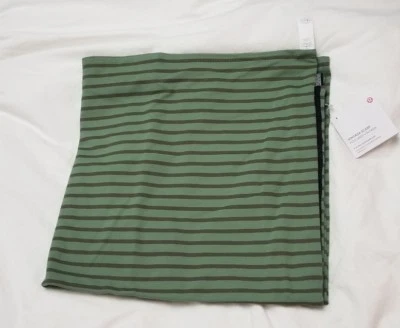 Bufanda Lululemon Vinyasa NUEVA CON ETIQUETAS DEEN Deenie Rayas Desierto Oliva Fatiga Verde Rulu Foto 1 de 4