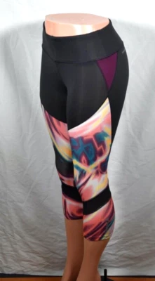 Leggings femininas Reebok Speedwick Capri tamanho XS activewear, preto e rosa - Imagem 1 de 4