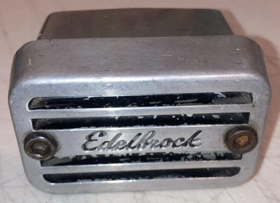 Cubierta de válvula Edelbrock 4204 Elite corta push-in respirador pulido fundido a presión AL. Foto 1 de 4