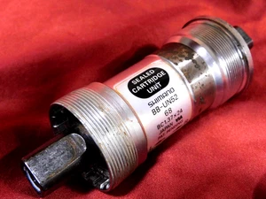 1990's Shimano Sealed Cartridge BB-UN52 Square Taper 68 x 108 mm Eng. 1.37" x 24 - Picture 1 of 8
