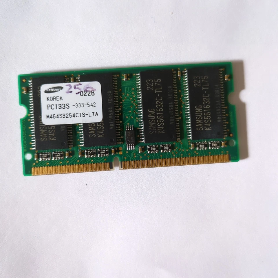 PC portátil Samsung 256 MB SDRAM PC133S 133 MHZ CL3 RAM de colección retro Foto 1 de 2