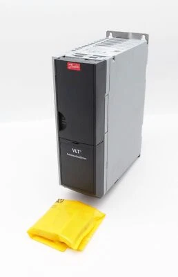 Danfoss FC-302PK37T5E20H1XXXXXXSXXXXAXBXCXXXXDX 131B0026 + MCA 120 -unused- - Bild 1 von 4