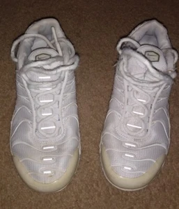 Nike ✔️Air Max Plus  TN Triple White CW7044-100 👟Size 4.5Y - Picture 1 of 9
