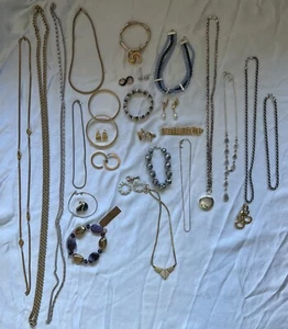 Mixed Lot Napier Monet Trifari Gold Silver Tone Jewelry 30 Pieces - Picture 1 of 13