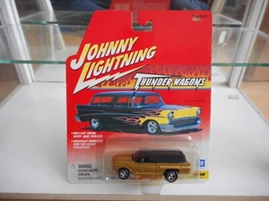 Johnny Lightning Thunder Wagons Custom Chevy Wagon in Gold on 1:64 in Blister - Picture 1 of 2