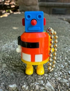 Vintage Plastic Pull Apart Puzzle Keychain Robot - Picture 1 of 2