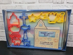 NOS DER INSPIRIERENDE BÄCKER, EIN KOCHBUCH UND AUSSTECHFORM SET - Bild 1 von 5