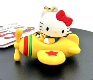 Portachiavi Loungefly Sanrio Hello Kitty (aereo giallo) 50° anniversario - Foto 1 di 1