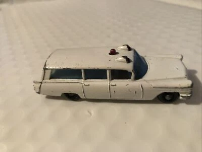 Ambulancia vintage años 60 Matchbox Lesney #54 blanca S&S Cadillac BPW suelta Foto 1 de 4