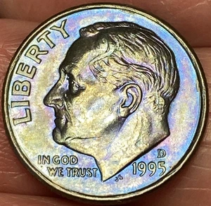 Hermosa moneda de diez centavos Roosevelt 1995-D brillante arco iris en tono ¿con error? #21 - Imagen 1 de 14