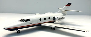 Revell Dassault Falcon 10 professionell gebauter Bausatz von Dale Davis im Maßstab 1:48 - Bild 1 von 6