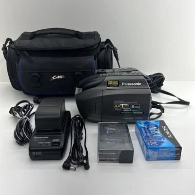 Panasonic Palmsight Palmcorder Pv-L780D With Photoshoot - Image 1 of 4